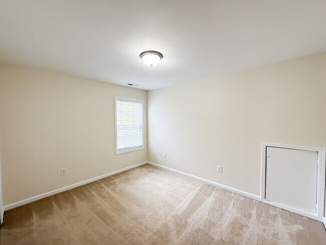 Building Photo - Classic 3 Bedroom Home In Knightdale!