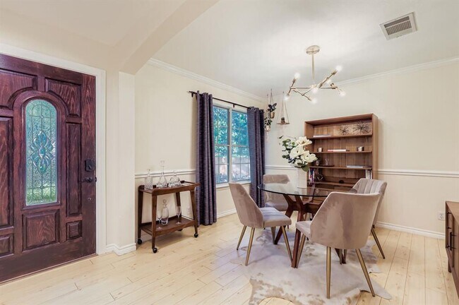 Building Photo - 312 Brentwood Dr