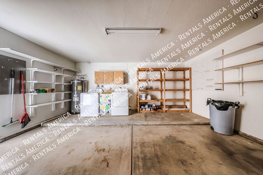 Building Photo - 1117 W Auburn Dr
