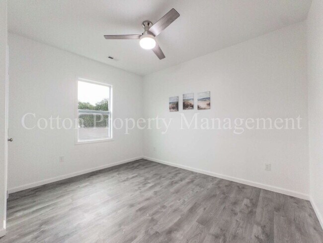 Building Photo - 2709 Worth Dr