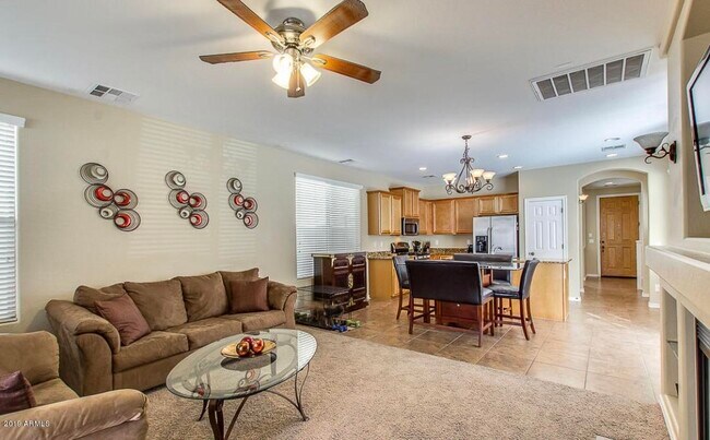 Building Photo - 14582 W Port Royale Ln
