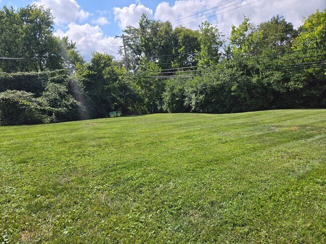 Building Photo - House in Gainesway With Huge Yard      250731