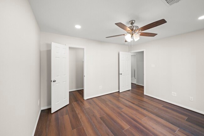 Building Photo - 4023 Breakwood Dr
