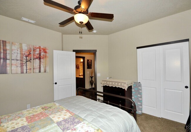 Building Photo - Luxury 3 bed 2 bath Rancher: Miller's Landing