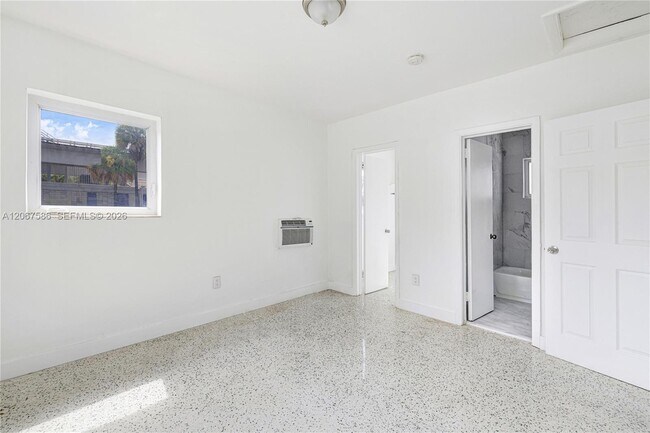 Building Photo - 1202 NW 34th St