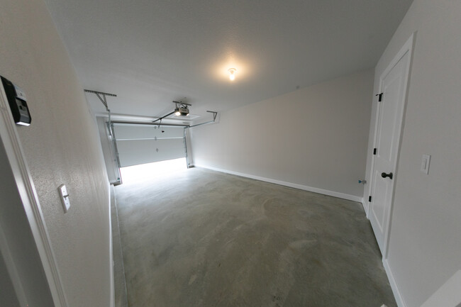 Building Photo - 366 SE 85th Rd