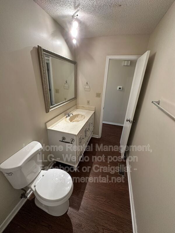 Building Photo - 3910 SW 8th Ter