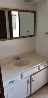 Building Photo - 401 Hillcrest Dr