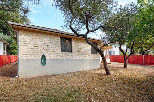 Building Photo - 8741 Lemens Spice Trail