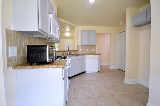 Building Photo - 8311 Kingsbridge Meadow Dr