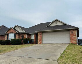 Building Photo - $2,200.00 Move-in-Special