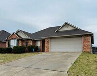 Building Photo - $2,200.00 Move-in-Special