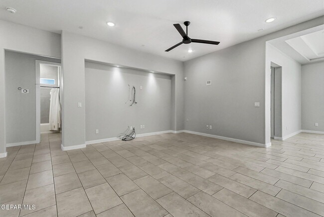 Building Photo - 329 Hector Porras Dr