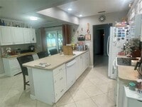 Building Photo - 9850 NW 25th Ct