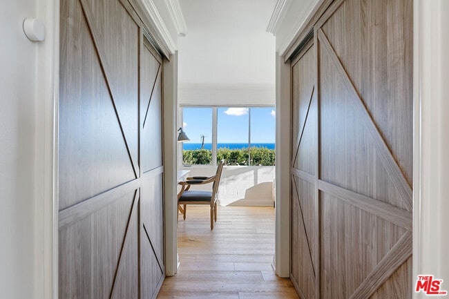 Building Photo - 26887 Sea Vista Dr