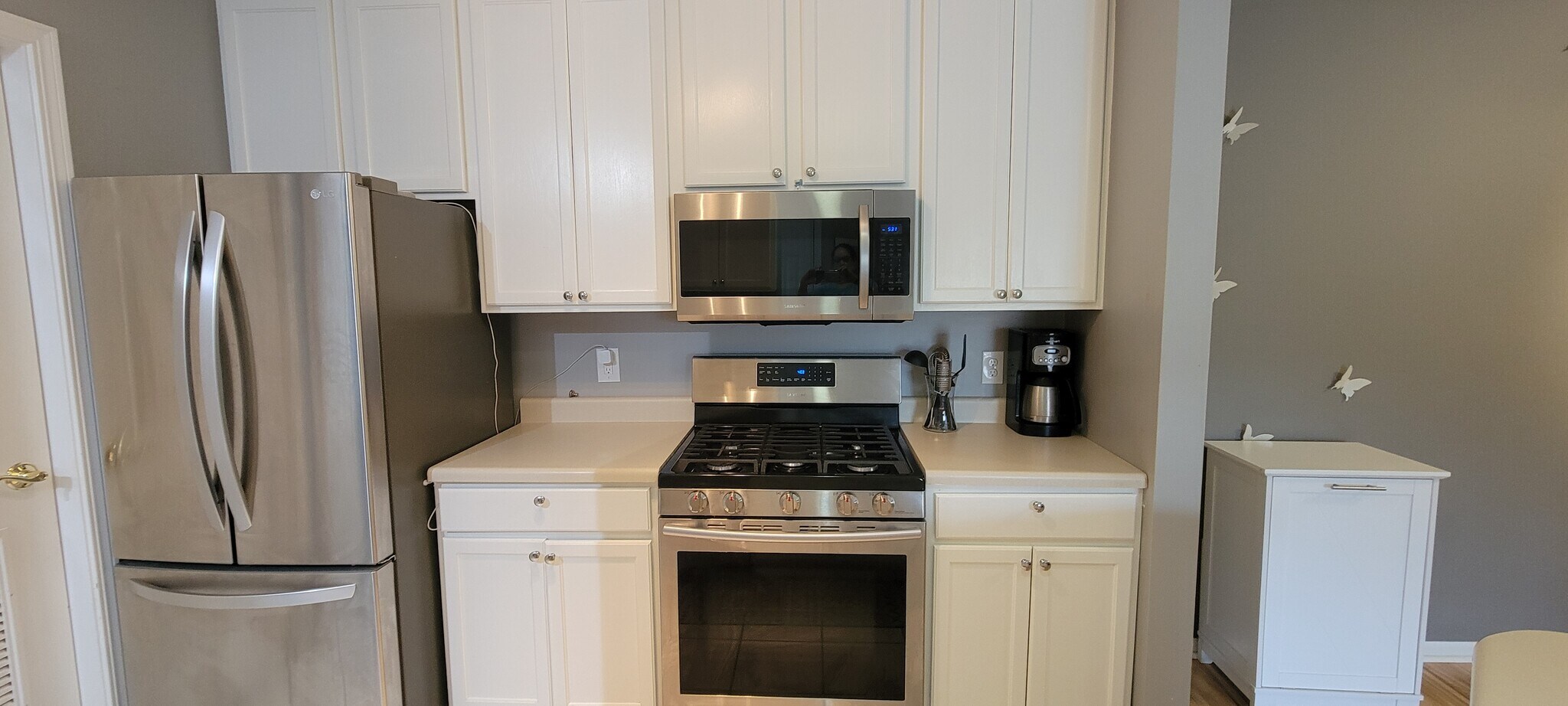 Kitchen - 622 Cambridge Ct