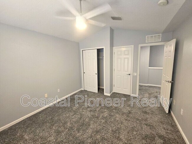 Building Photo - 2035 River Turia Cir