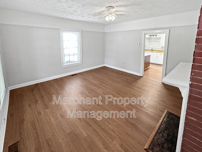 Building Photo - 24 Jones St