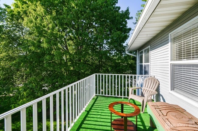 Building Photo - 28 Kensington Dr