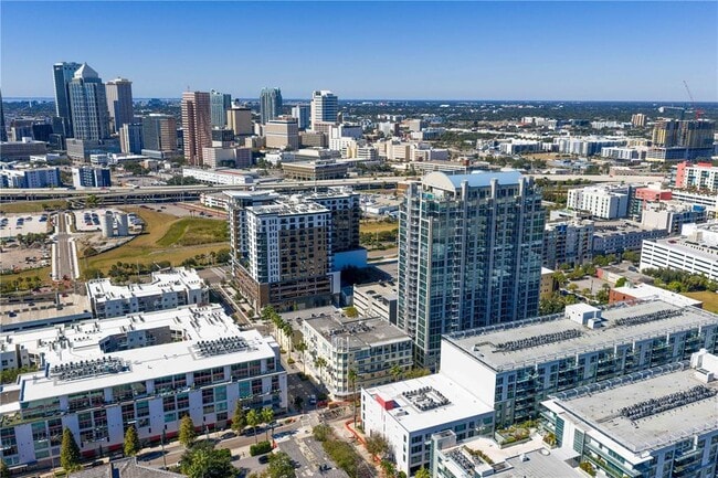 Building Photo - 1212 E Whiting St