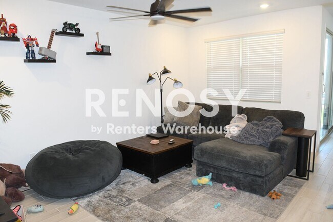 Building Photo - 16009 W Cottontail Ln