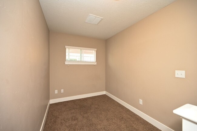 Building Photo - 13078 S Elm Hollow Ct