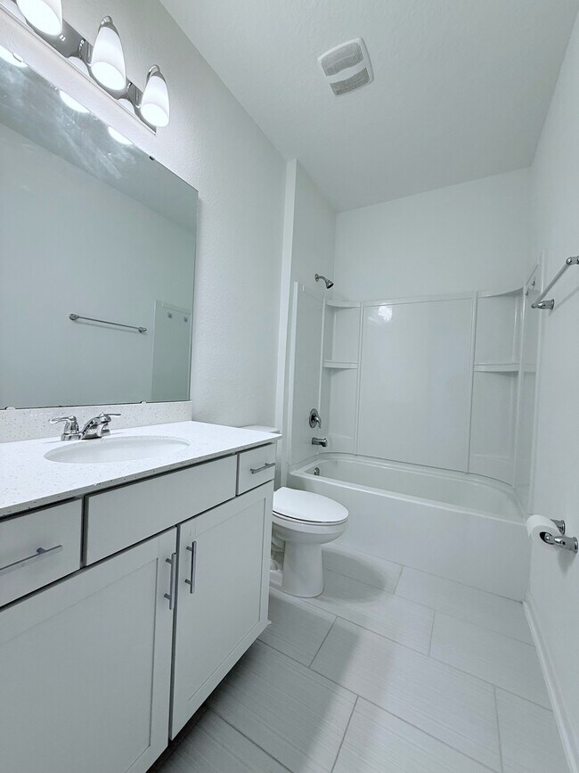 Building Photo - 136 Torres Trce