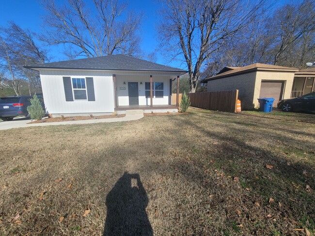 Building Photo - Home in Benton