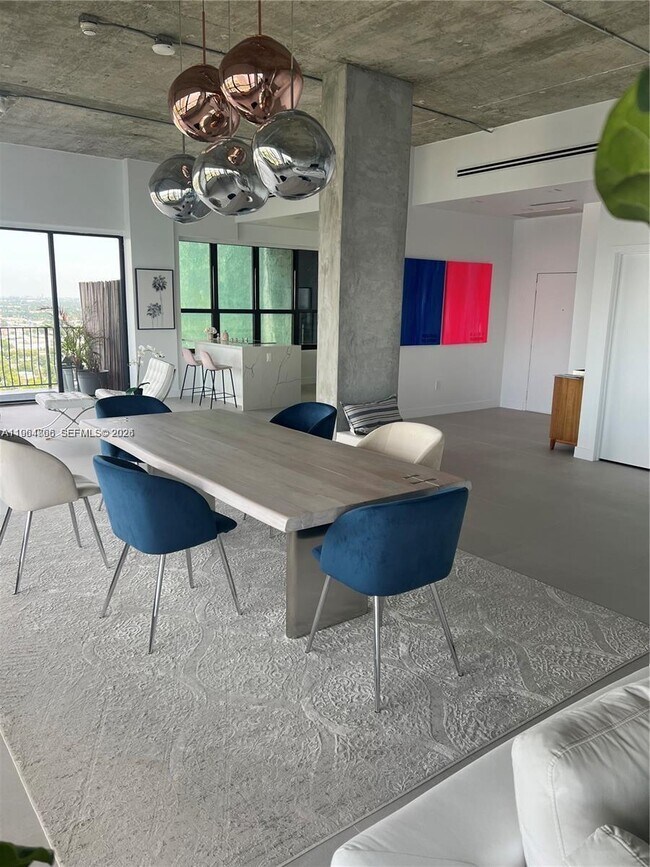 Building Photo - 780 NE 69th St