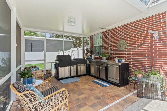Building Photo - 6656 Rivercrest Dr