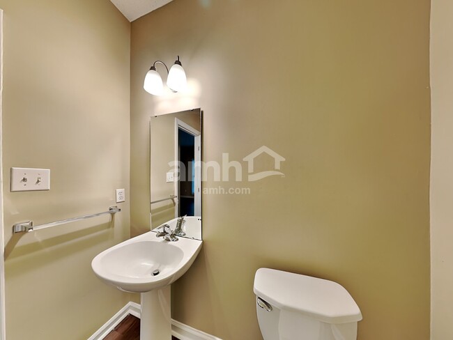 Building Photo - 3441 Singleleaf Ln