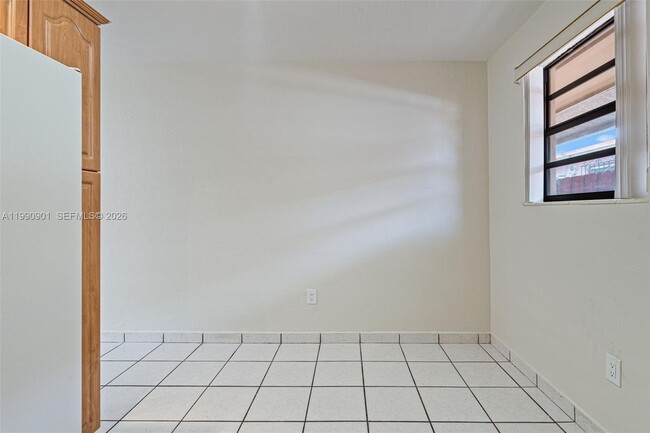 Building Photo - 1028 W 30th St