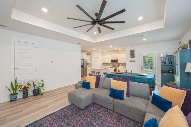 Building Photo - Modern Luxury Meets Everyday Comfort in This Beautiful 4 Bedroom!