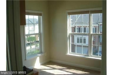 Building Photo - 43762 Lees Mill Square