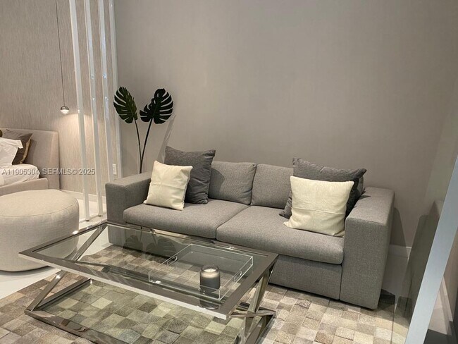 Building Photo - 851 NE 1st Ave