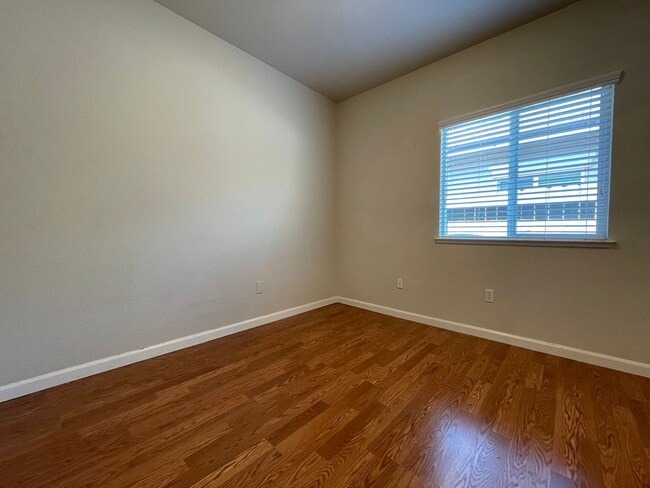 Building Photo - Fireplace in Living Room, Backyard Patio, Hardwood and Laminate Flooring
