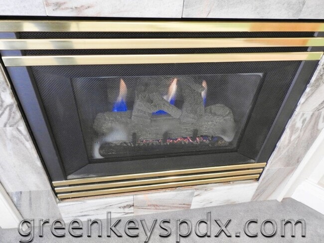 Building Photo - 10197-1136