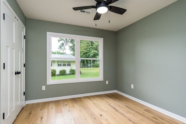 Building Photo - Newly renovated 4 Bedroom 3 Bathroom Home in Greeneville, TN