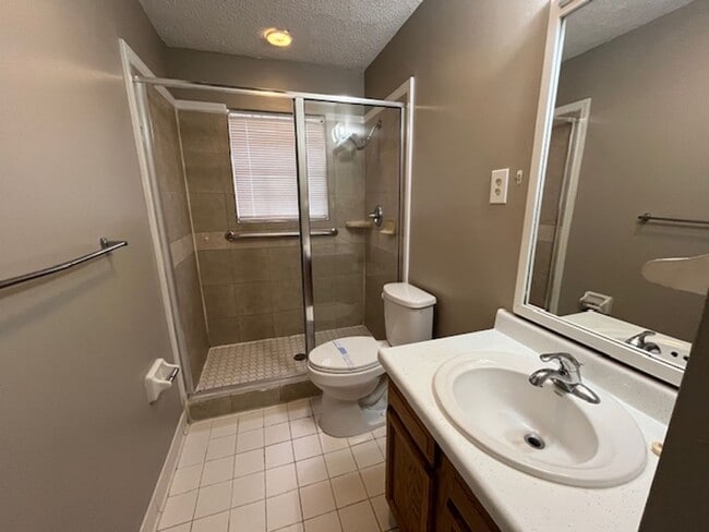 Building Photo - Renovated 3 Bedroom 1 Bath Home for Rent! with Detached Garage!