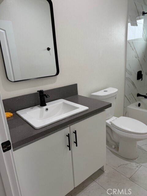 Building Photo - 5875 Towne Ave