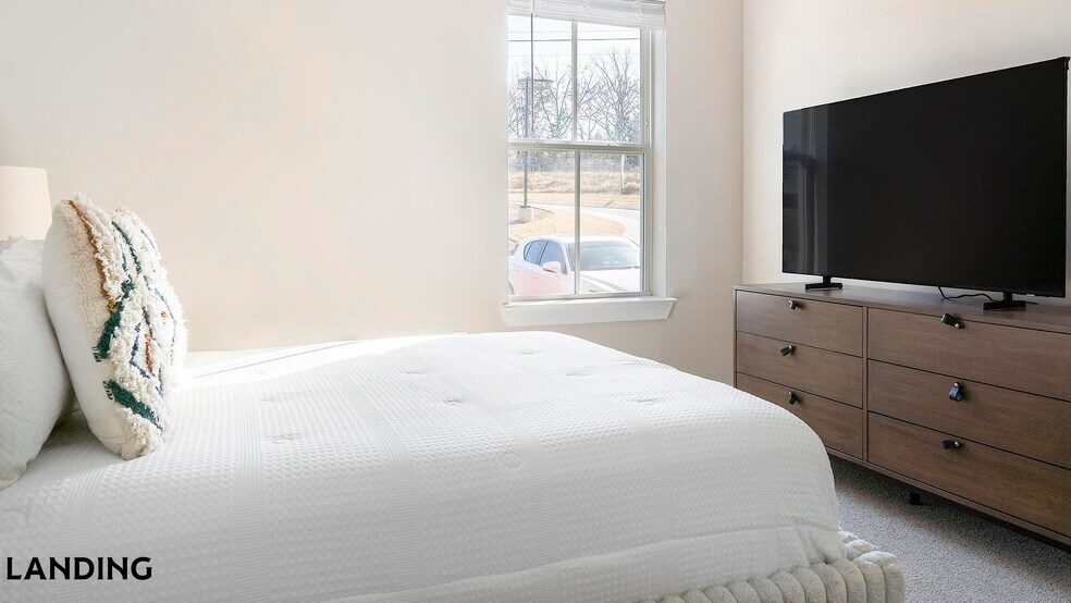 Building Photo - 1000 Forestview Dr