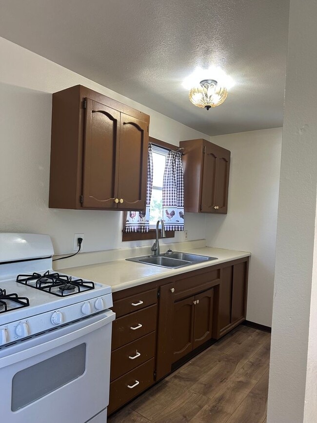 Building Photo - Terrace2121