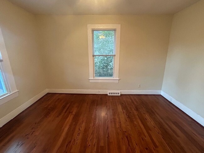 Building Photo - 1506 Charlton St