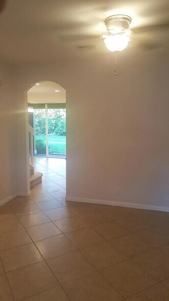Building Photo - 7407 Briella Dr