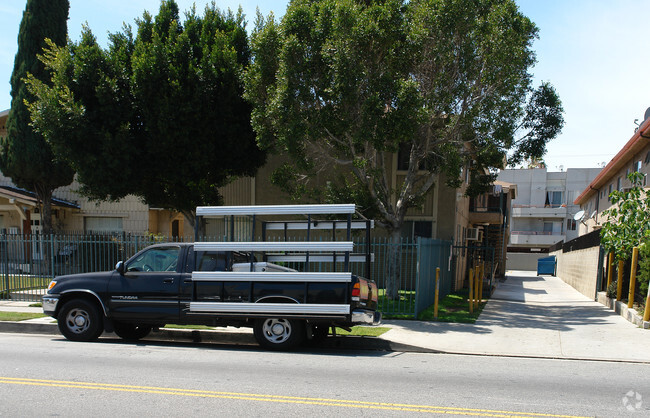 Building Photo - Hollywood Manor Apartments