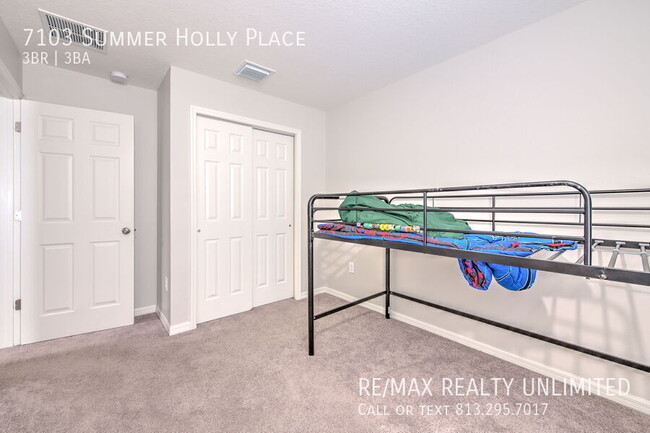 Building Photo - 7103 Summer Holly Pl