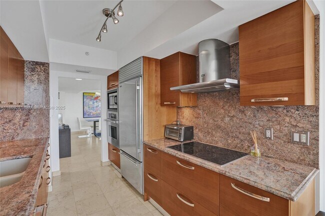 Building Photo - 21205 Yacht Club Dr