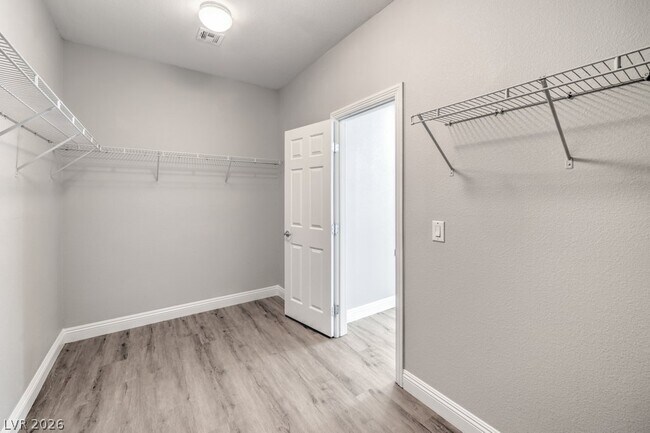 Building Photo - 146 Augusta Course Ave