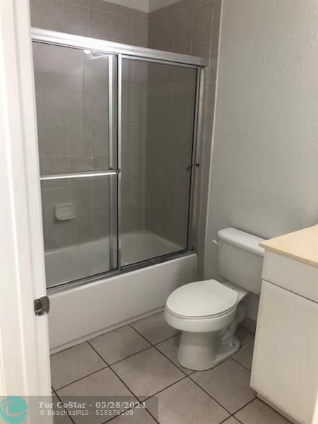 Building Photo - 1018 Pipers Cay Dr