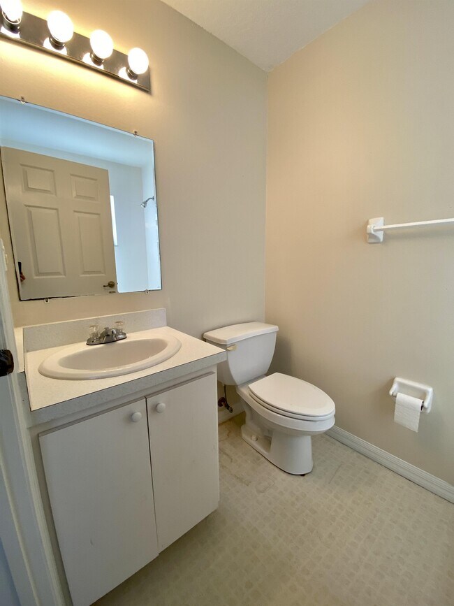 Building Photo - 2271 Granada Dr